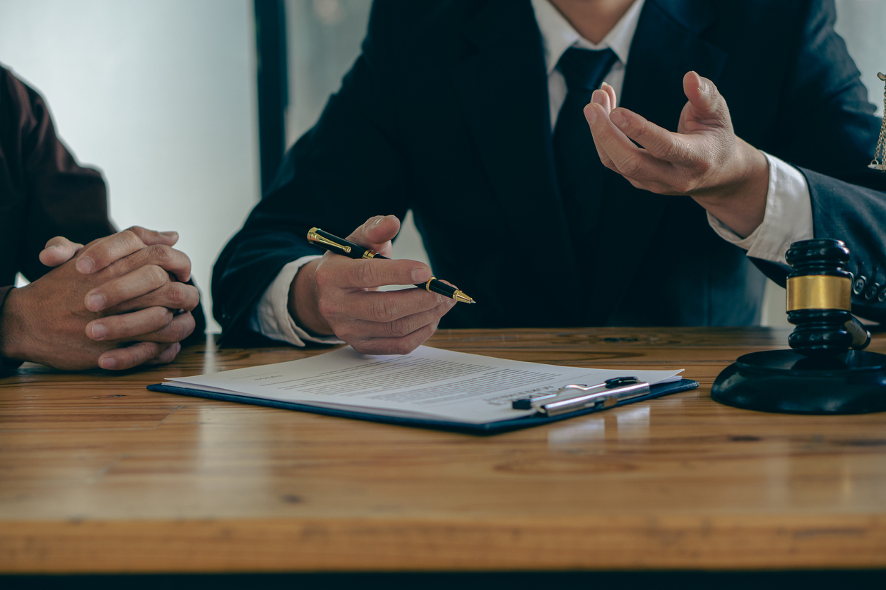 Difference Between Lawyer and Attorney