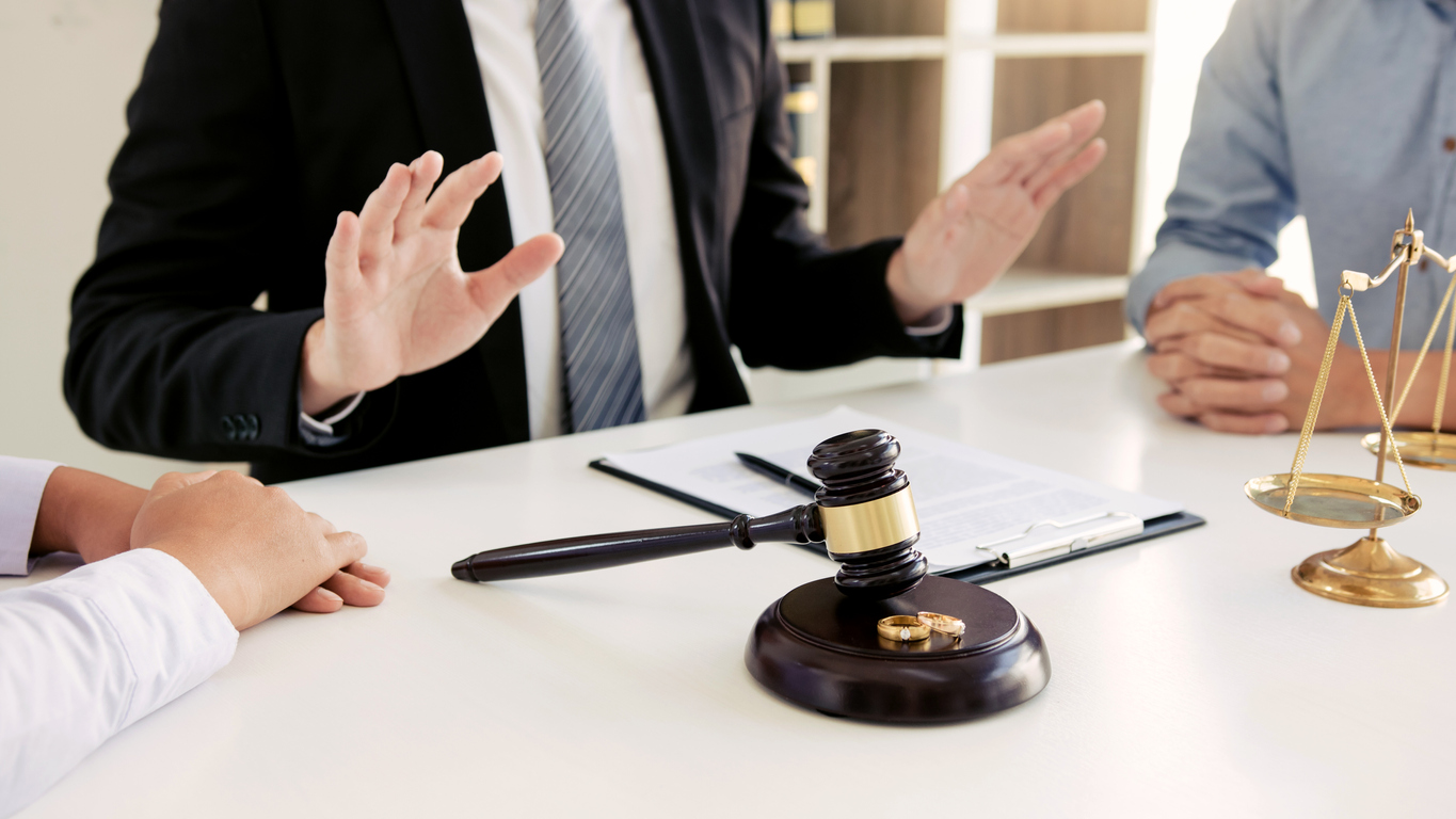 What Are the Differences Between Divorce Mediation and Litigation in Atlanta, GA?